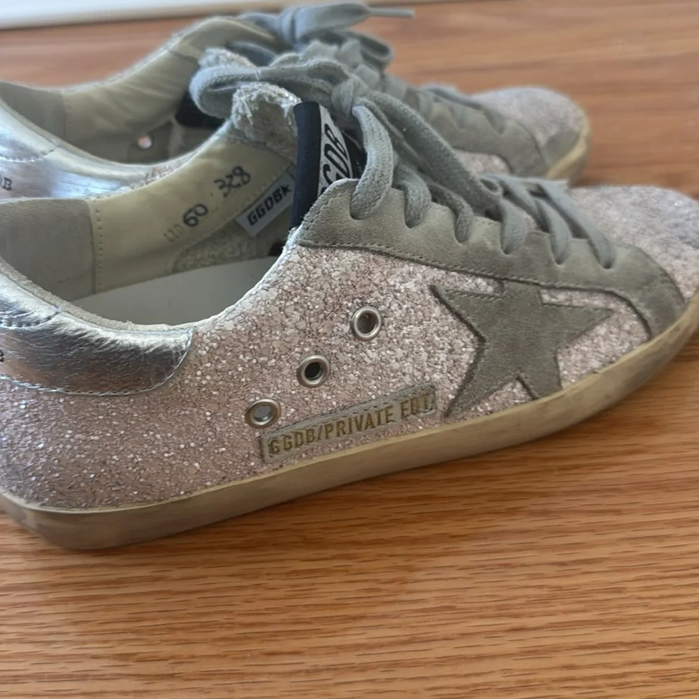 Golden Goose Sneakers
Pink glitter - Picture 5 of 6
